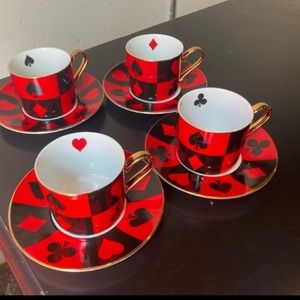 Set of 8 casino cups